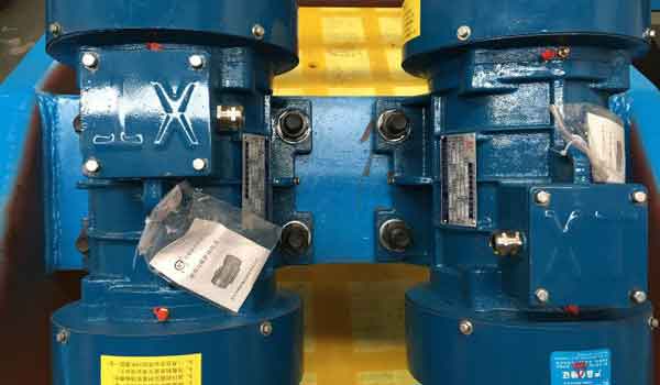 vibrating screen motor