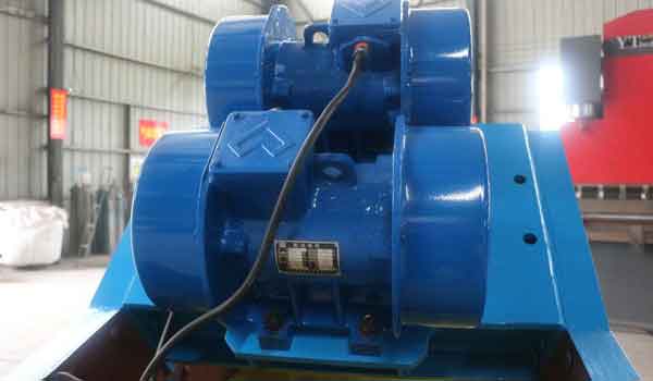 vibrating screen motor